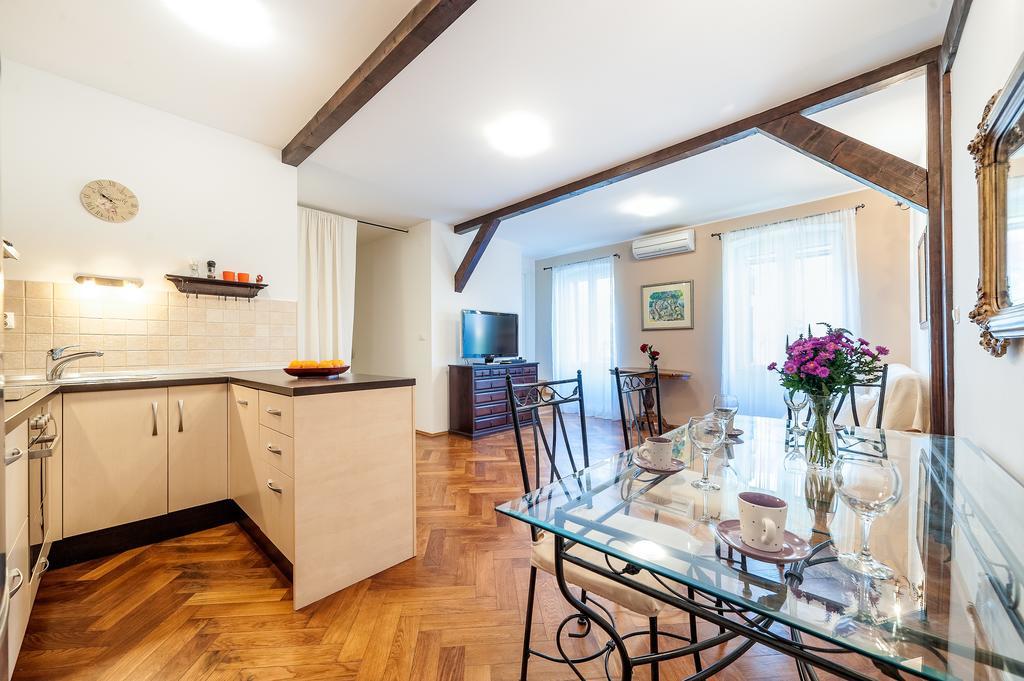 Apartment Heart Of The City 希贝尼克 外观 照片